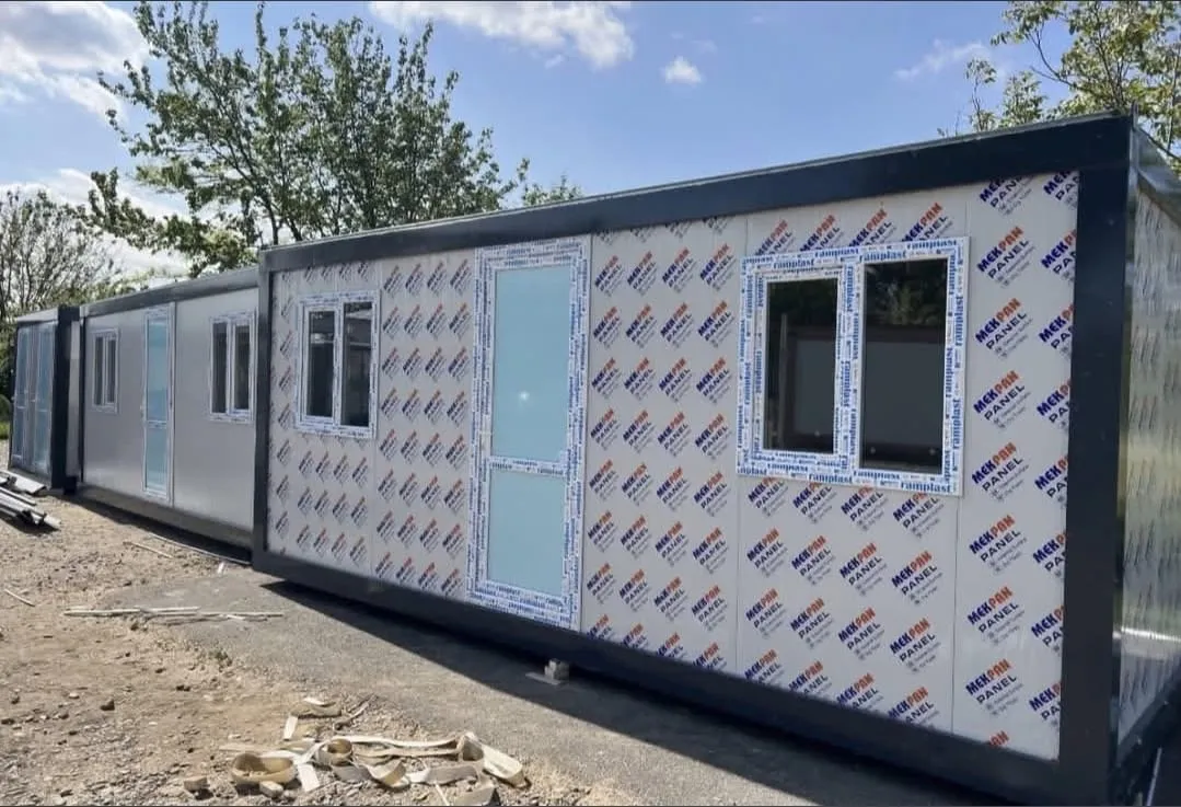 Container depozitare 6 × 2,4 m